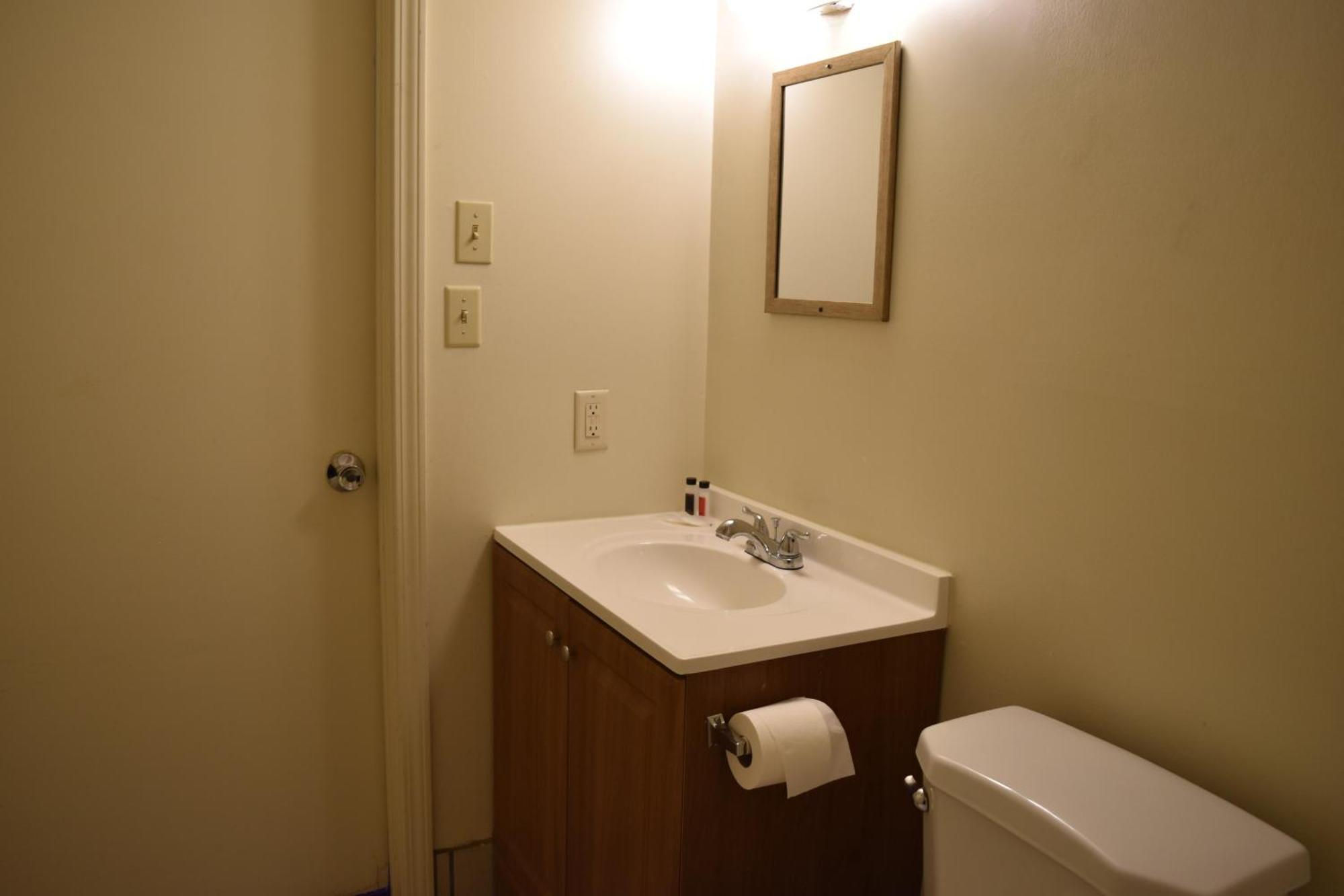 Plymouth Motor Lodge Bagian luar foto